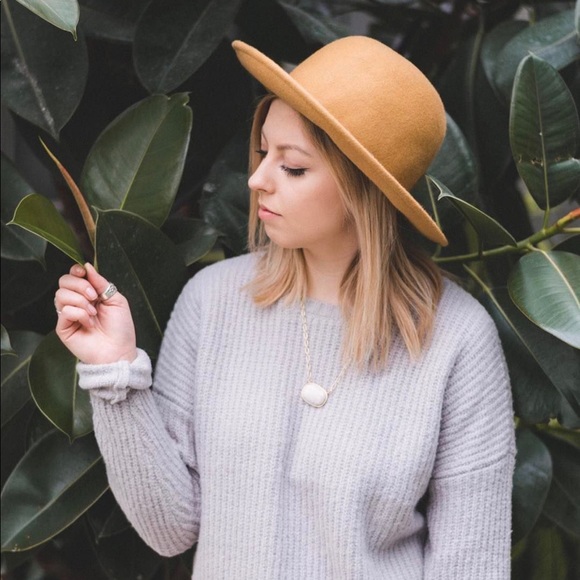 Meet your Posher, Tiffany - Picture 2 of 7